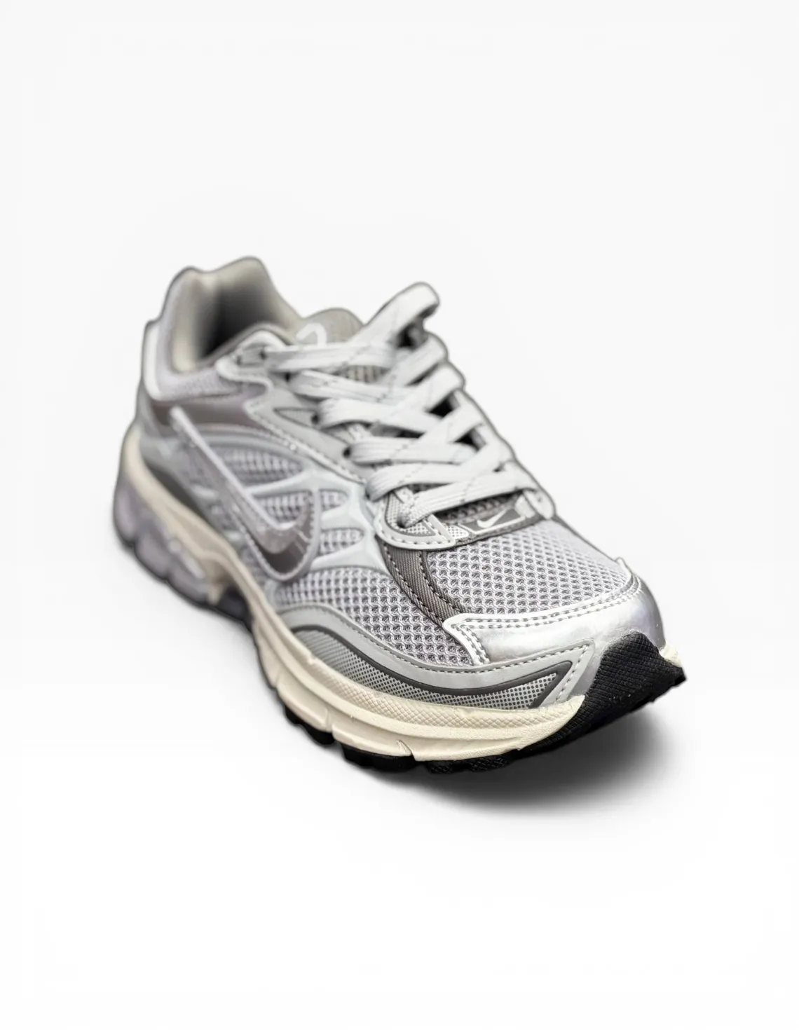 کتونی روزانه Unisex نایک Nike Nike Vomero U
