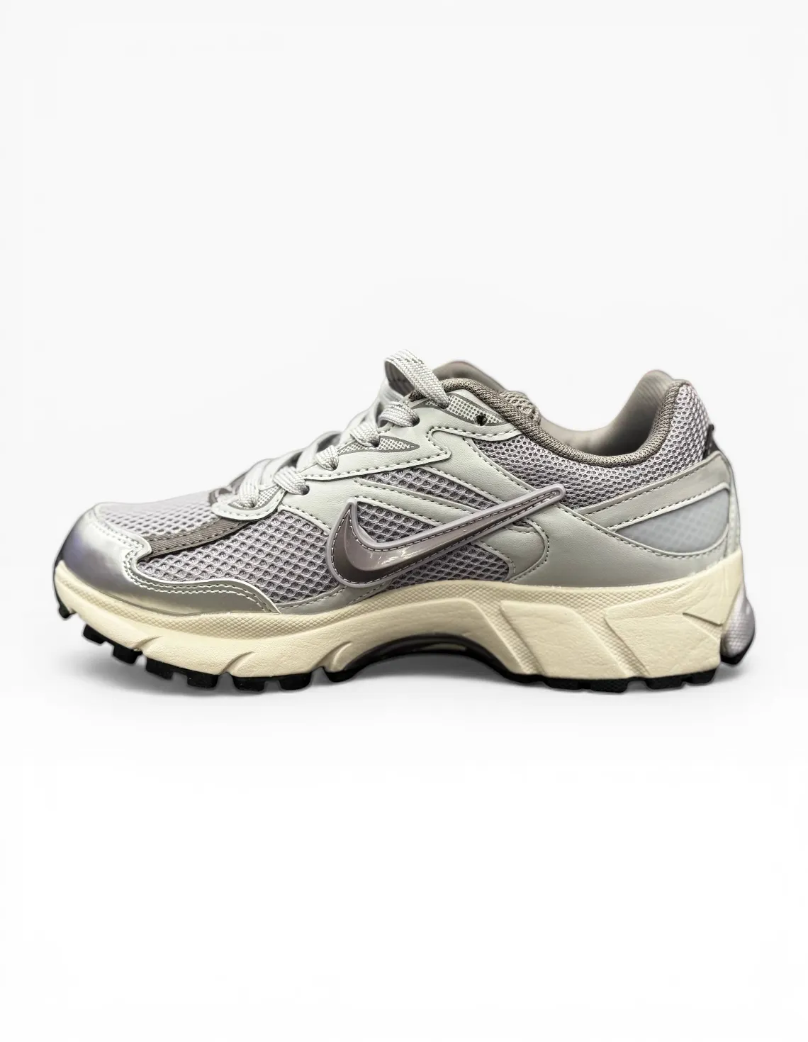 کتونی روزانه Unisex نایک Nike Nike Vomero U