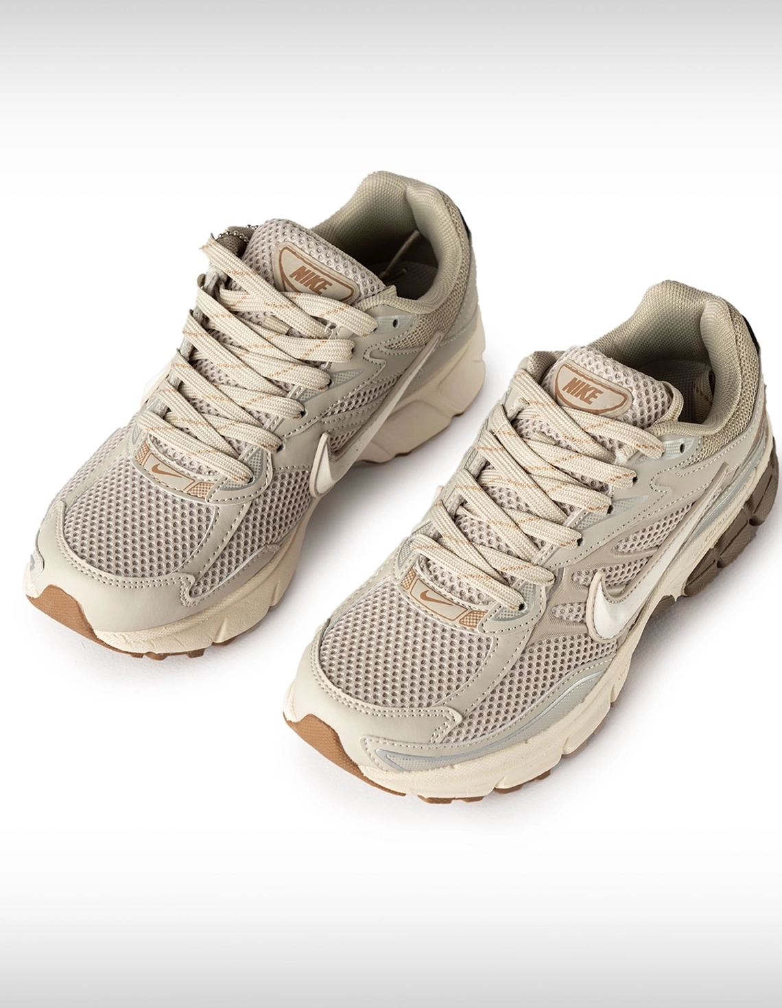 کتونی روزانه Unisex نایک Nike Nike Vomero U
