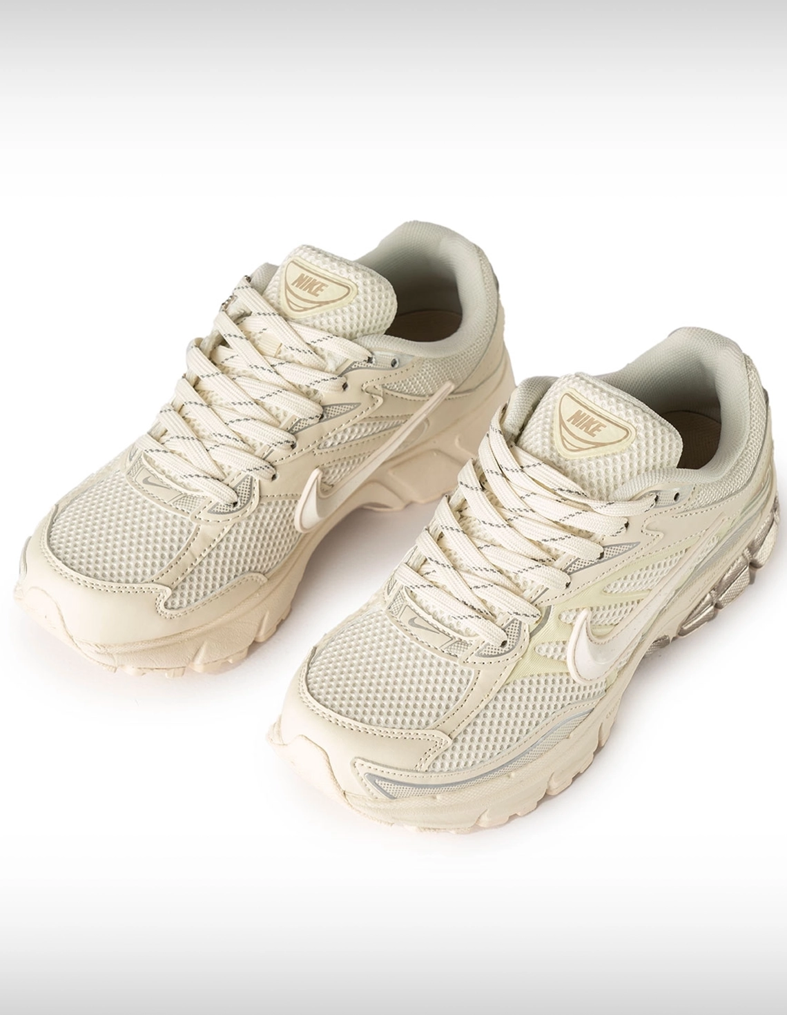 کتونی روزانه Unisex نایک Nike Nike Vomero U
